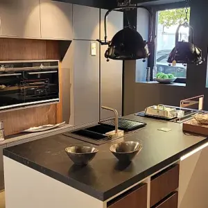 Häcker Moderne Inselküche Murano soft